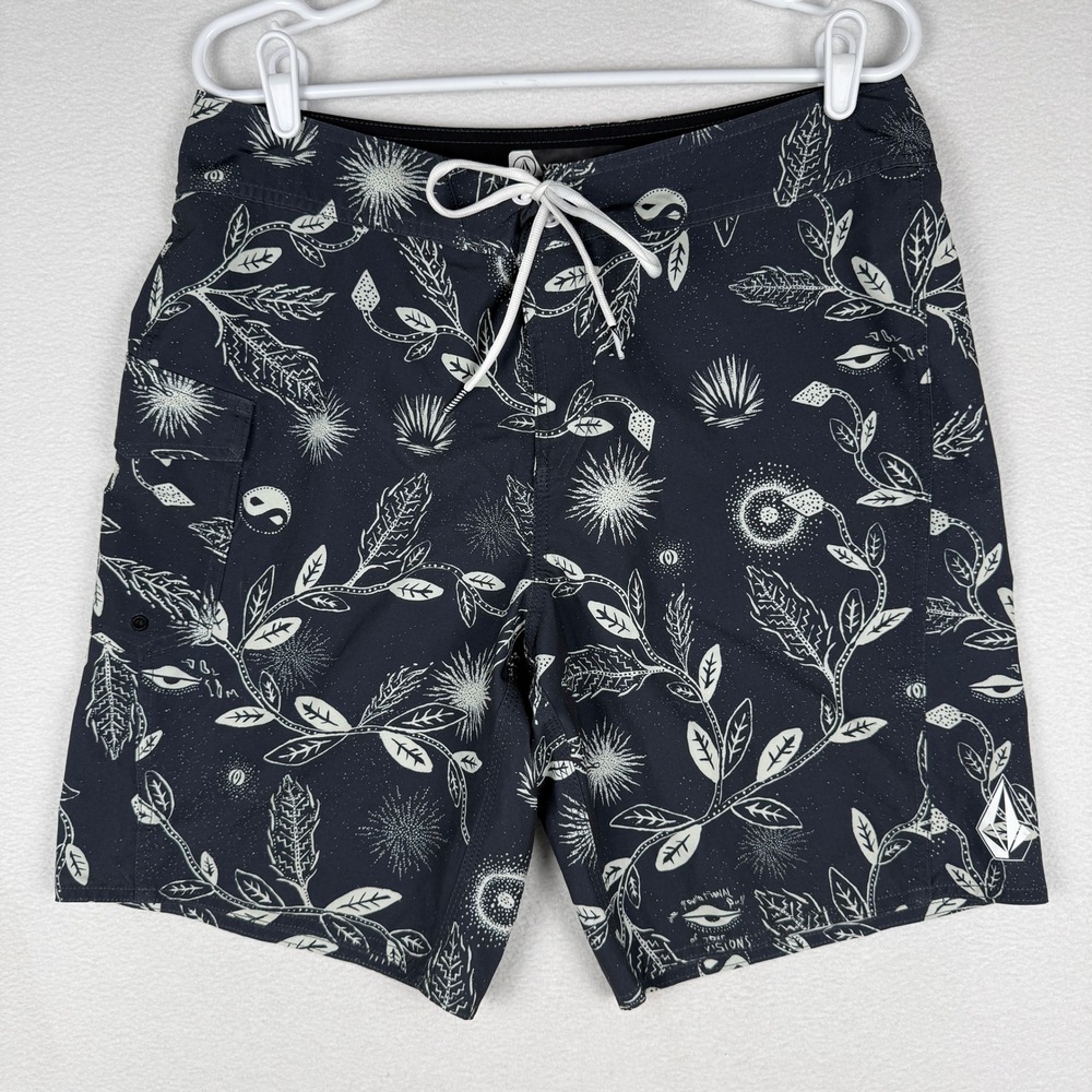 Volcom Mens 33 Board Shorts Black White Botanical Yin Yang Print Swim Trunks